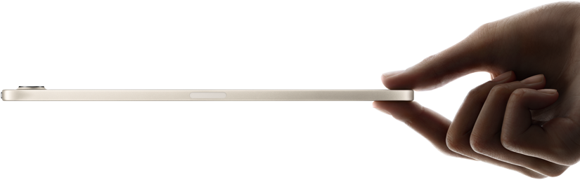 Una mano che tiene un iPad mini mostrato di lato, design sottile e leggerissimo