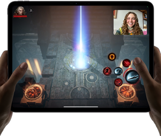 Un iPad Pro che mostra un gioco ad alte prestazioni in SharePlay