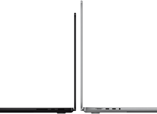 Due MacBook Pro da 14" e da 16" posizionati in modo da confrontarne le dimensioni e metterne in risalto il profilo sottile