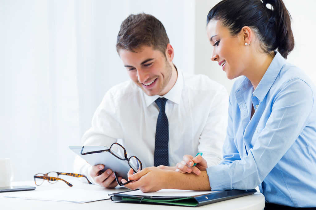 business-people-working-in-the-office-with-digital-tablet